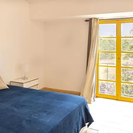 Sunshine Salgados Guia Algarve